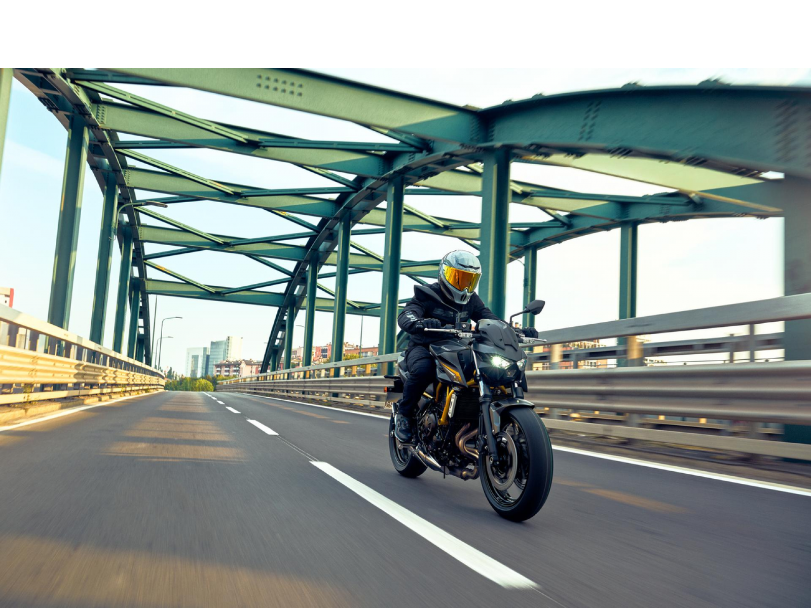 Мотоцикл KAWASAKI Z 650S (Metallic Matte Graphenesteel Gray / Metallic Flat Spark Black) 2026